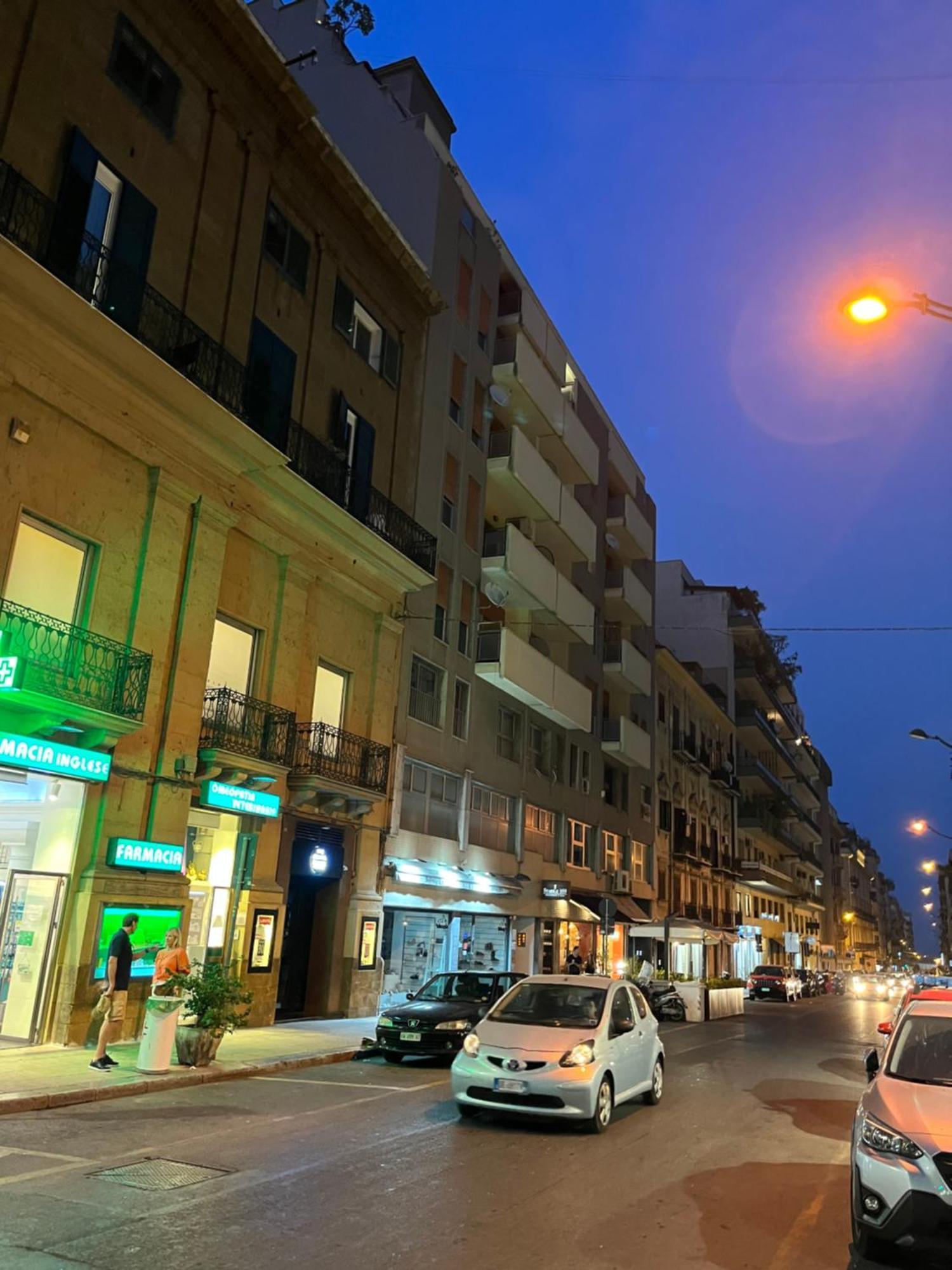 4 Country Side - City Center Palermo Eksteriør bilde